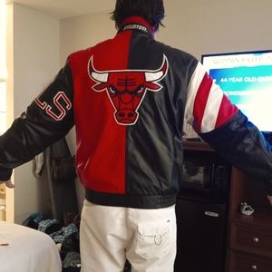 90's Starter leather jacket like new. Can't find another like it.